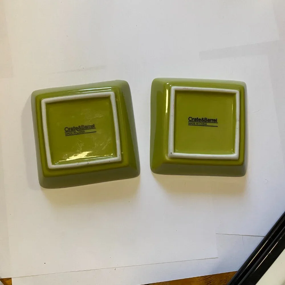 EUC (SET OF 2) Crate and Barrel Dishes